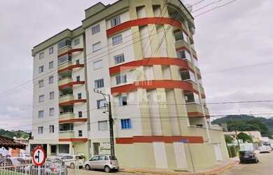 Imagem: O apartamento possui 3 Dormitórios, 1 Banheiro, 1 Vaga na garagem