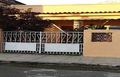 Imagem: A casa possui 4 Dormitórios, 2 Banheiros, 78m² de Área e