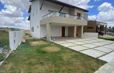 Imagem: A casa em condomínio possui 4 Dormitórios, 5 Banheiros, 3