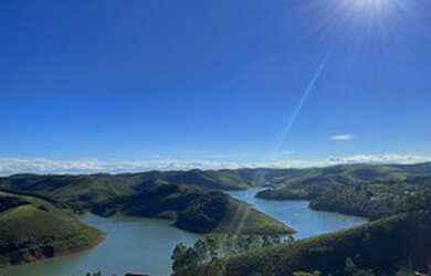 Imagem 2: Lote/Terreno para venda possui 800 metros quadrados em Centro - Ewbank da Câmara - MG