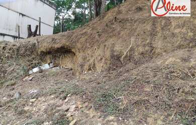 Imagem: O terreno possui 227m² de Área e está localizado em Santa