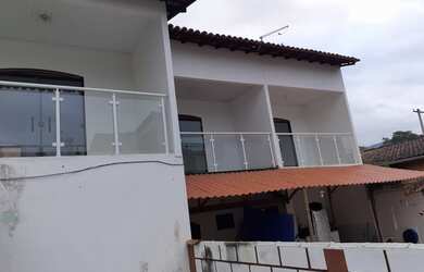 Imagem: A casa possui 5 Dormitórios, 4 Banheiros, 4 Vagas na garagem