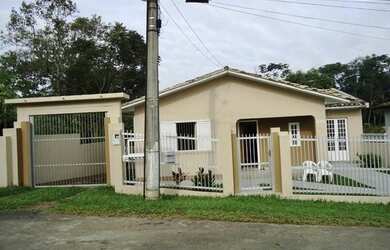 Imagem: A casa possui 3 Dormitórios, 3 Banheiros, 3 Vagas na garagem