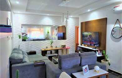 Imagem: A casa possui 3 Dormitórios, 2 Banheiros, 2 Vagas na garagem