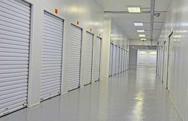 Imagem: O depósito possui 5 Vagas na garagem e 2m² de Área e está