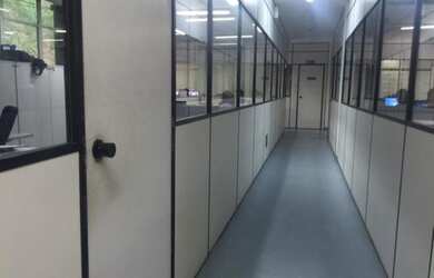 Imagem 4: Galpões Selecionados em Condomínio de Alto Padrão no Brasil, 1.000...