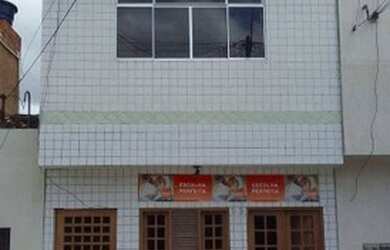 Imagem: A casa possui 4 Dormitórios, 2 Banheiros e 10938m² de Área