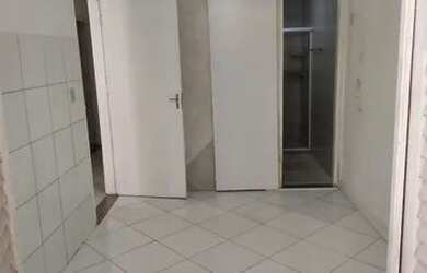 Imagem: A casa possui 3 Dormitórios, 2 Banheiros, 1 Vaga na garagem