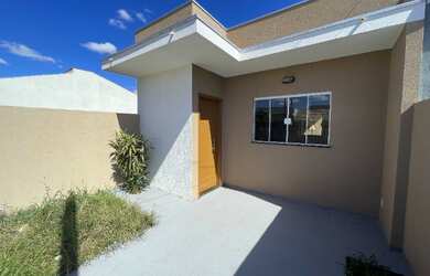 Imagem: A casa possui 2 Dormitórios, 1 Banheiro, 1 Vaga na garagem