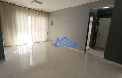 Imagem: O apartamento possui 2 Dormitórios, 1 Banheiro, 2 Vagas na