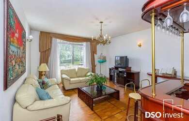 Imagem: A casa possui 4 Dormitórios, 4 Banheiros, 4 Vagas na garagem