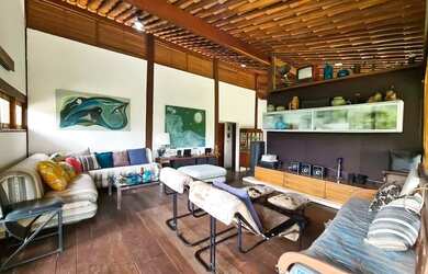 Imagem: A casa possui 2 Dormitórios, 1 Banheiro, 1 Vaga na garagem