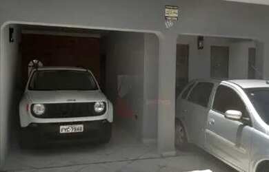 Imagem: A casa possui 2 Dormitórios, 1 Banheiro, 3 Vagas na garagem