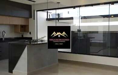 Imagem: A casa possui 3 Dormitórios, 2 Banheiros, 2 Vagas na garagem