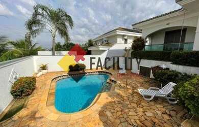 Imagem: A casa em condomínio possui 4 Dormitórios, 5 Banheiros, 5