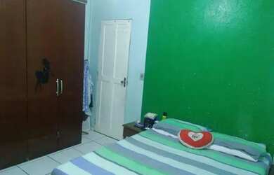 Imagem: A casa possui 2 Dormitórios, 1 Banheiro, Piscina e está localizado