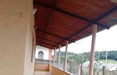 Imagem: A casa possui 2 Dormitórios, 1 Banheiro, 5 Vagas na garagem