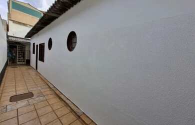 Imagem: A casa possui 1 Dormitório, 1 Banheiro, 40m² de Área e está