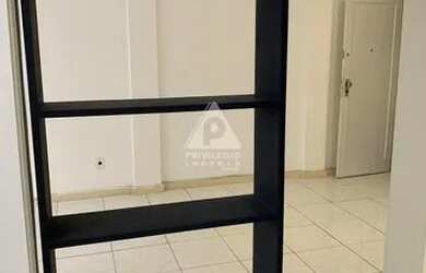 Imagem 6: Privilégio imóveis vende : Excelente sala quarto, com ótima localização