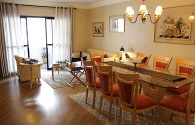 Imagem: O apartamento possui 4 Dormitórios, 3 Banheiros, 2 Vagas na