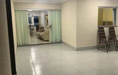 Imagem: A casa possui 3 Dormitórios, 3 Banheiros, 3 Vagas na garagem