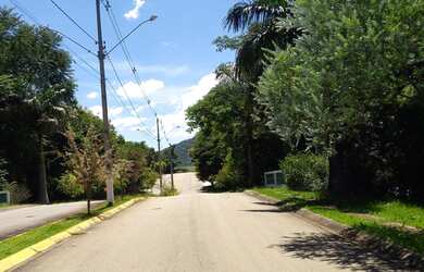 Imagem: O terreno possui 250m² de Área e está localizado em Bragança
