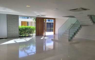 Imagem: A casa em condomínio possui 4 Dormitórios, 5 Banheiros, 3