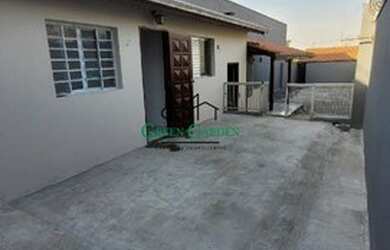 Imagem: A casa possui 2 Dormitórios, 2 Banheiros, 4 Vagas na garagem