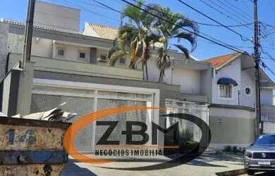 Imagem: A casa possui 4 Dormitórios, 5 Banheiros, 4 Vagas na garagem