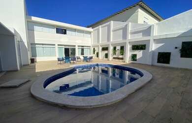 Imagem 1: Excelente casa com 5 suítes no Itaigara em condomínio fechado