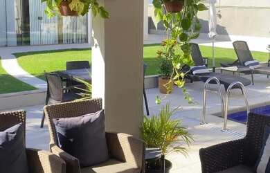 Imagem: A casa em condomínio possui 4 Dormitórios, 1 Banheiro, 4 Vagas