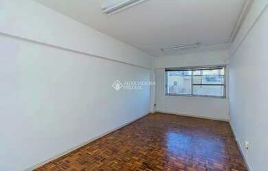 Imagem: O depósito possui 54m² de Área e está localizado em Centro