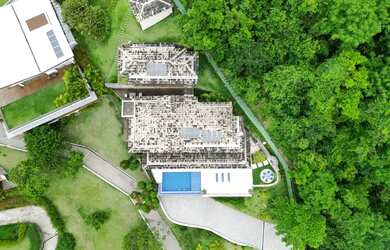 Imagem: A casa em condomínio possui 5 Dormitórios, 5 Banheiros, 5