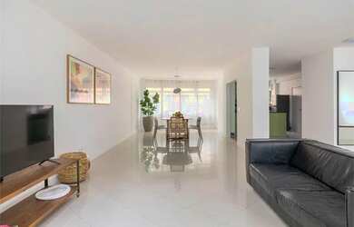 Imagem: O apartamento possui 4 Dormitórios, 2 Banheiros, 99m² de Área