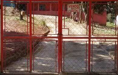 Imagem: A chácara possui 2.000m² de Área e está localizado em Dos