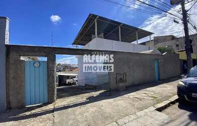 Imagem: A casa possui 4 Dormitórios, 5 Banheiros, 5 Vagas na garagem