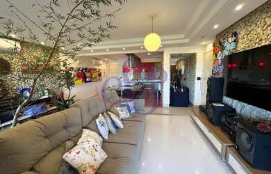 Imagem: O apartamento possui 4 Dormitórios, 2 Banheiros, 2 Vagas na