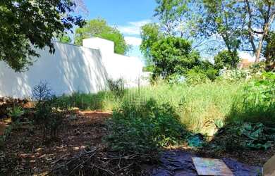 Imagem: O terreno possui 397m² de Área e está localizado em Porto