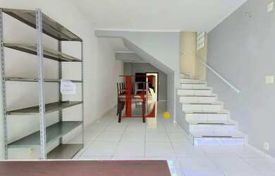 Imagem: O depósito possui 122m² de Área e está localizado em Vila