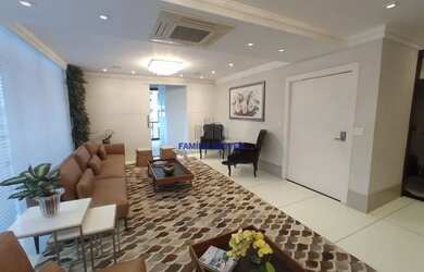 Imagem: O apartamento possui 4 Dormitórios, 5 Banheiros, 2 Vagas na