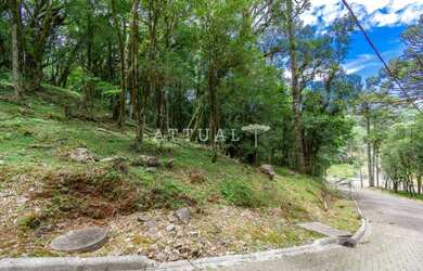 Imagem: O terreno possui 1.129m² de Área e está localizado em Canela