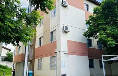 Imagem: O apartamento possui 2 Dormitórios, 1 Banheiro, 1 Vaga na garagem