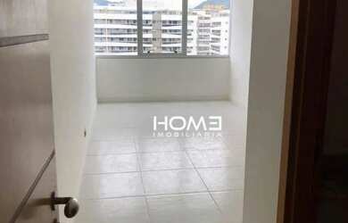 Imagem: O depósito possui 1 Vaga na garagem, 26m² de Área e está