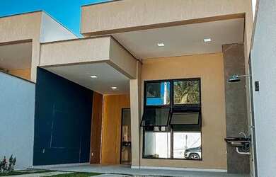 Imagem: A casa possui 3 Dormitórios, 3 Banheiros, 3 Vagas na garagem