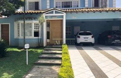 Imagem: A casa em condomínio possui 4 Dormitórios, 3 Banheiros, 4