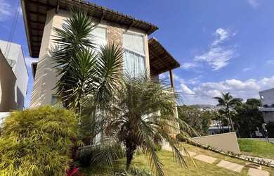 Imagem: A casa em condomínio possui 4 Dormitórios, 2 Banheiros, 2