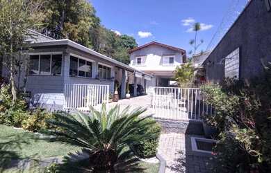 Imagem 15: LINDA CASA. Piscina, Varanda, 265m² de Áreae5 Vagas na garagem