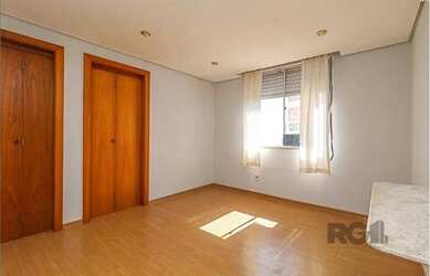 Imagem: O apartamento possui 1 Dormitório, 1 Banheiro, 1 Vaga na garagem