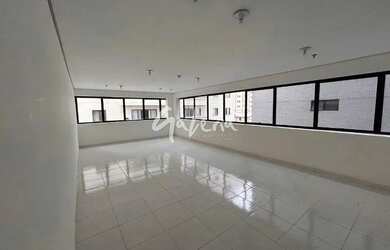 Imagem: O depósito possui 1 Vaga na garagem e 52m² de Área e está