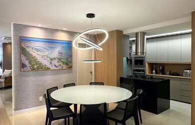 Imagem: O apartamento possui 3 Dormitórios, 1 Banheiro, 2 Vagas na